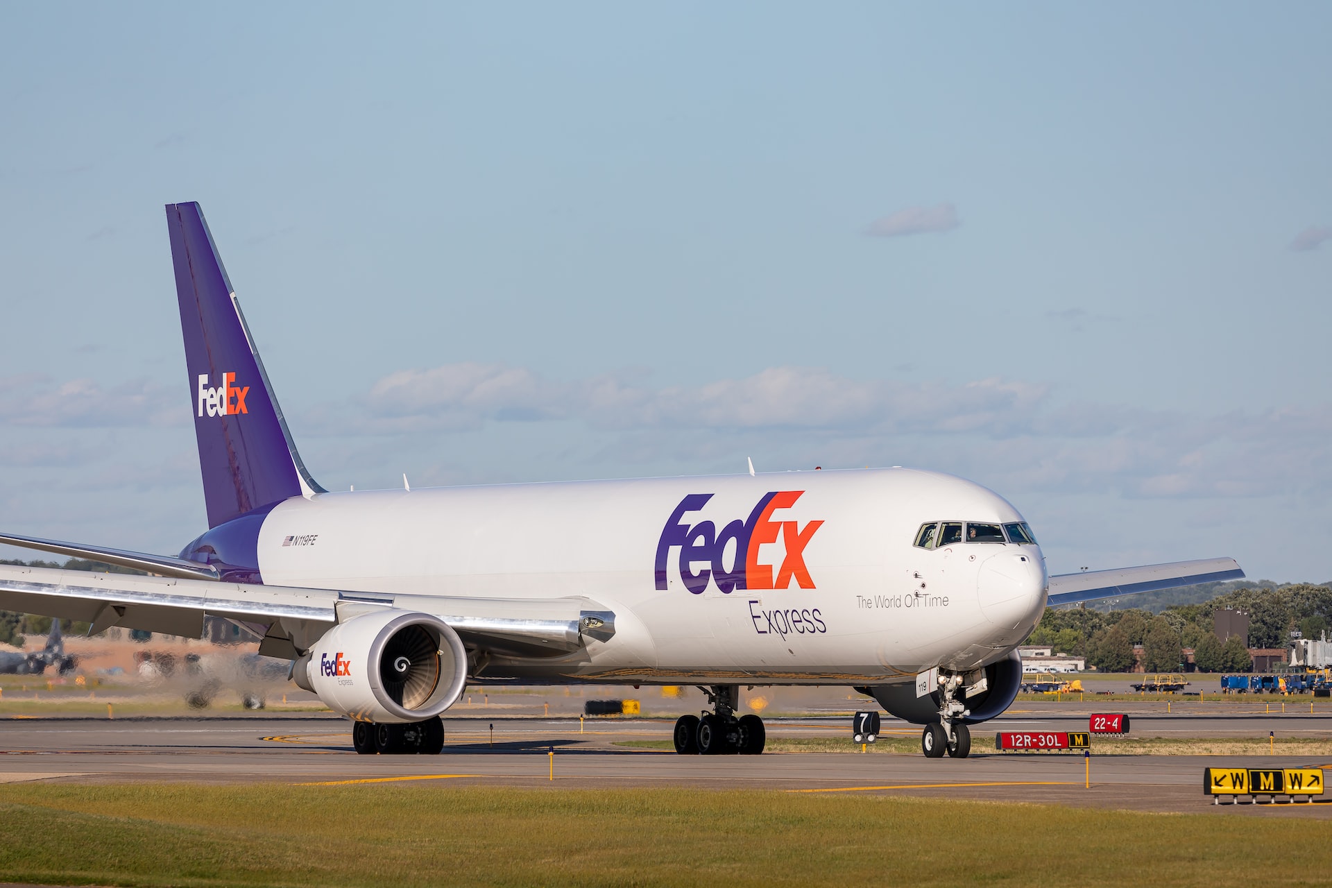 An air freight shipping aircraft from FedEx.
